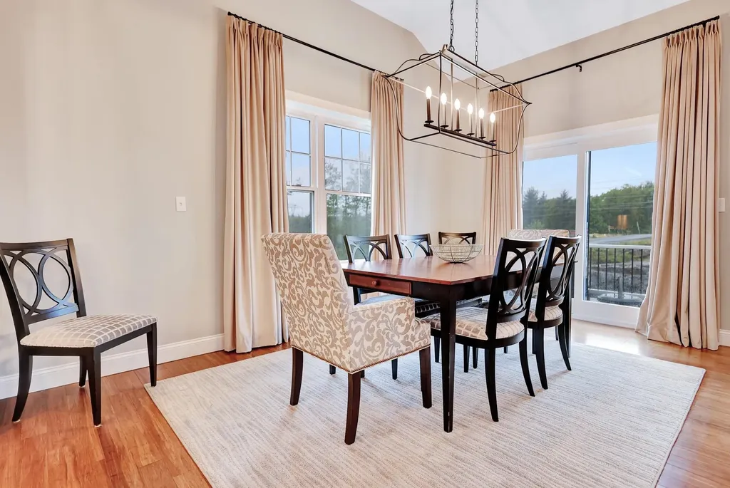 24 Del Ray Drive Windham NH 03087