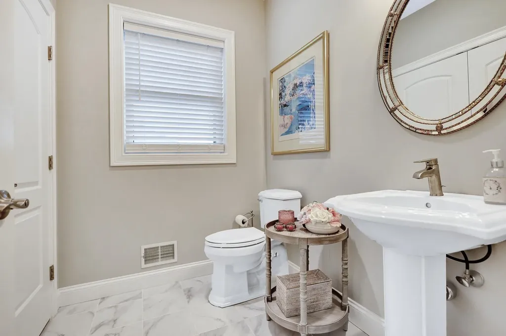 24 Del Ray Drive Windham NH 03087