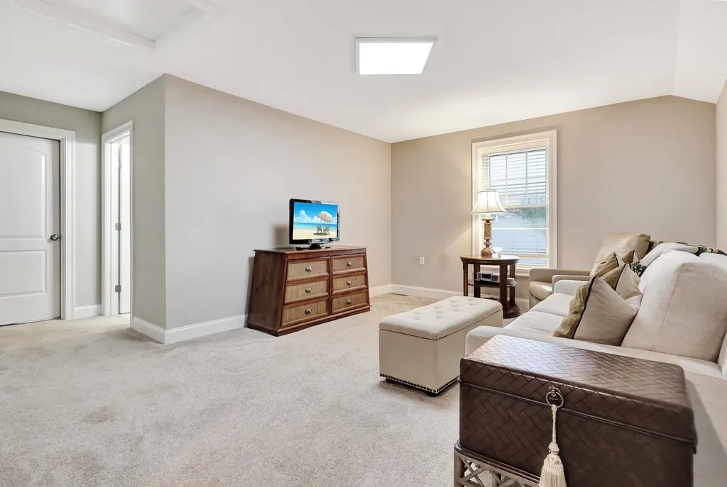 24 Del Ray Drive Windham NH 03087