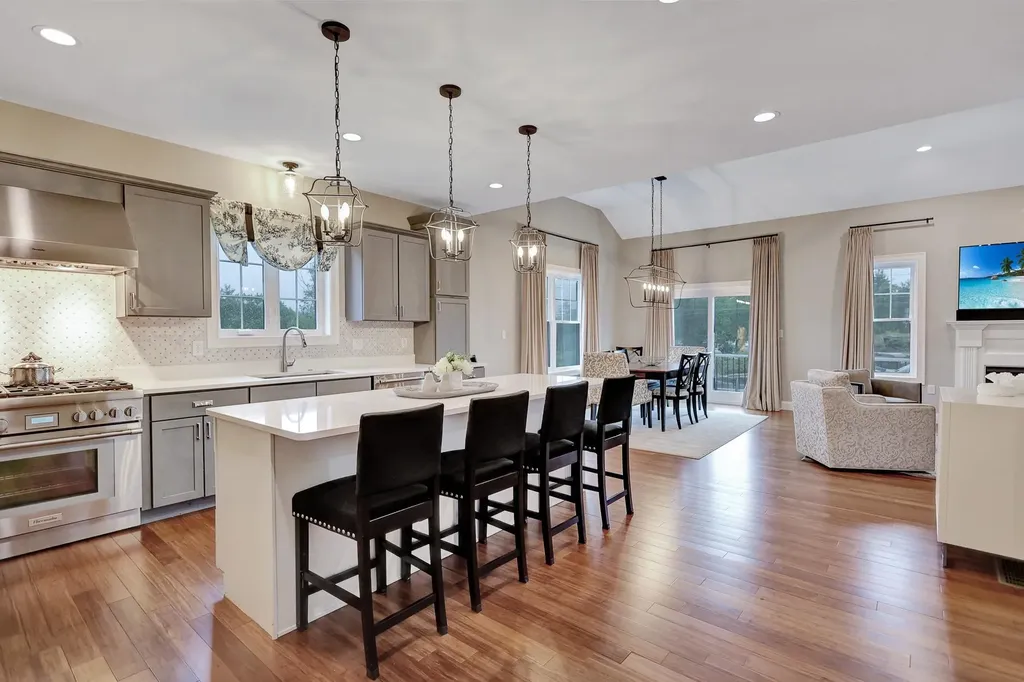 24 Del Ray Drive Windham NH 03087