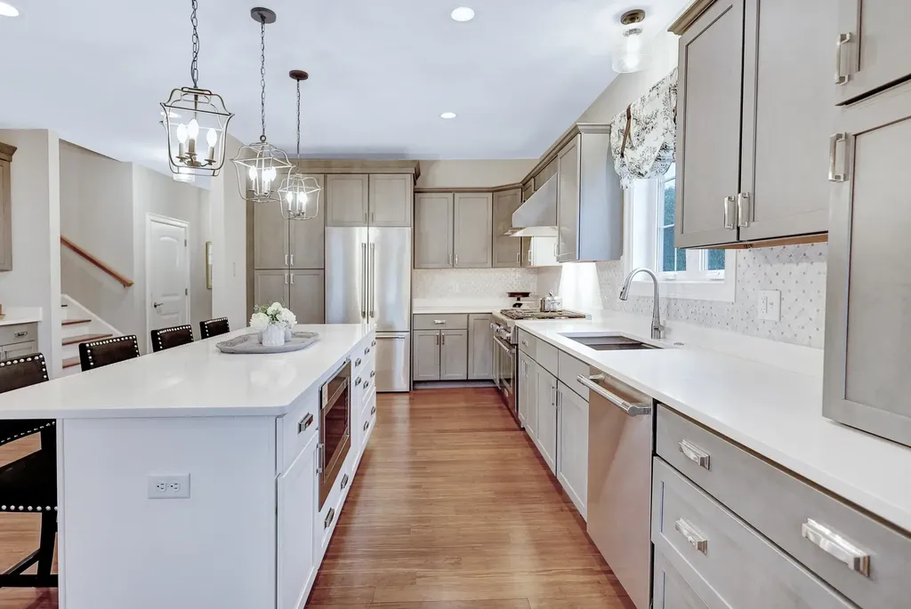 24 Del Ray Drive Windham NH 03087