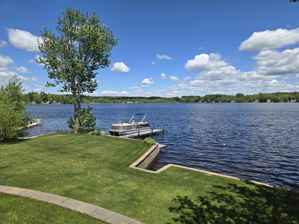 53 Baker Avenue Northwood NH 03261