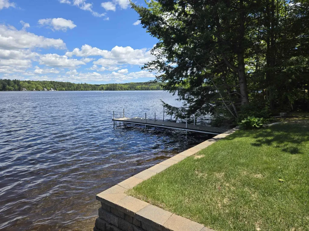 53 Baker Avenue Northwood NH 03261