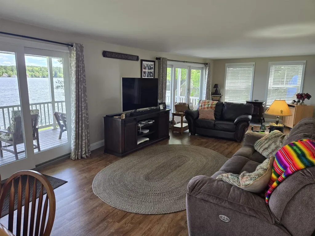 53 Baker Avenue Northwood NH 03261