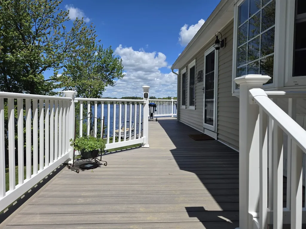 53 Baker Avenue Northwood NH 03261