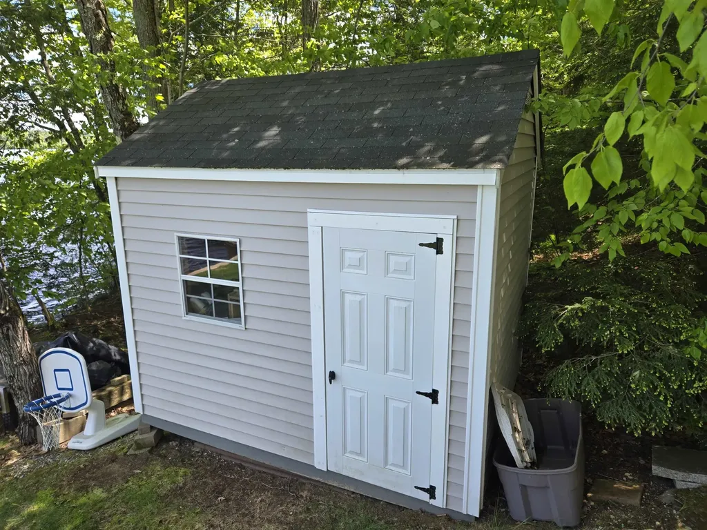 53 Baker Avenue Northwood NH 03261