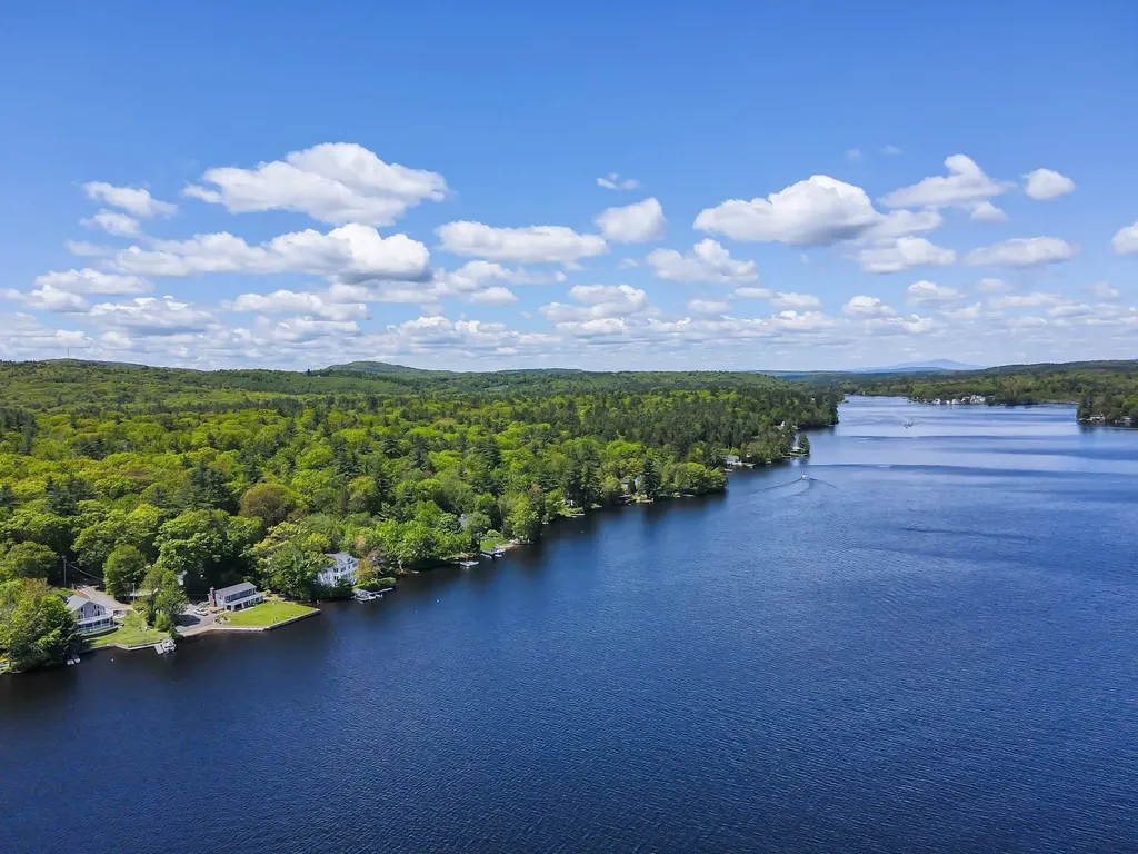 53 Baker Avenue Northwood NH 03261