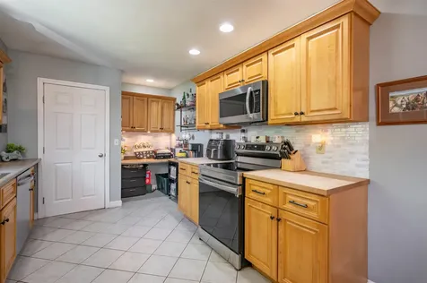 4 Palmer Avenue Plaistow NH 03865