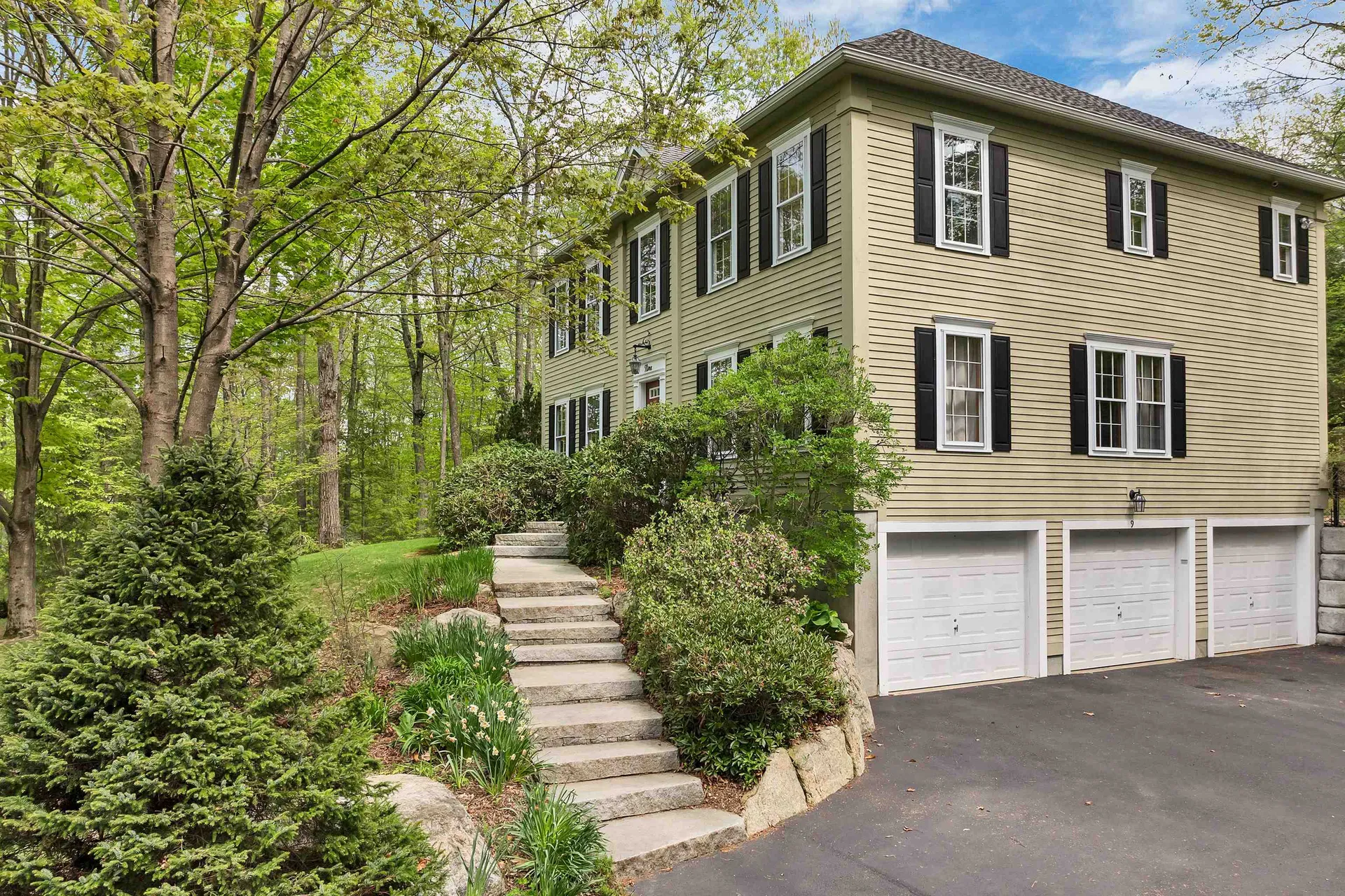 9 Wildwood Road Auburn NH 03032