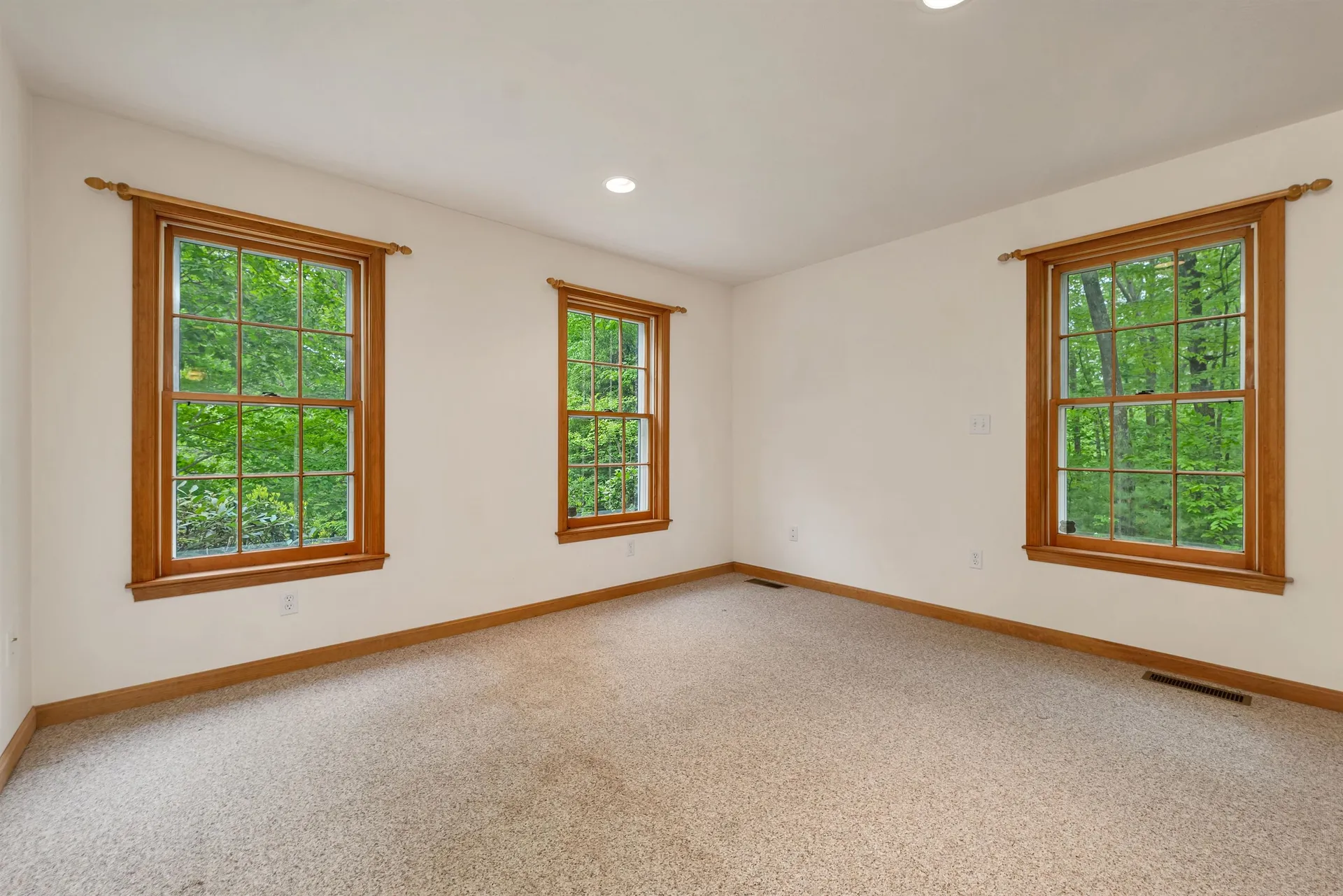 9 Wildwood Road Auburn NH 03032