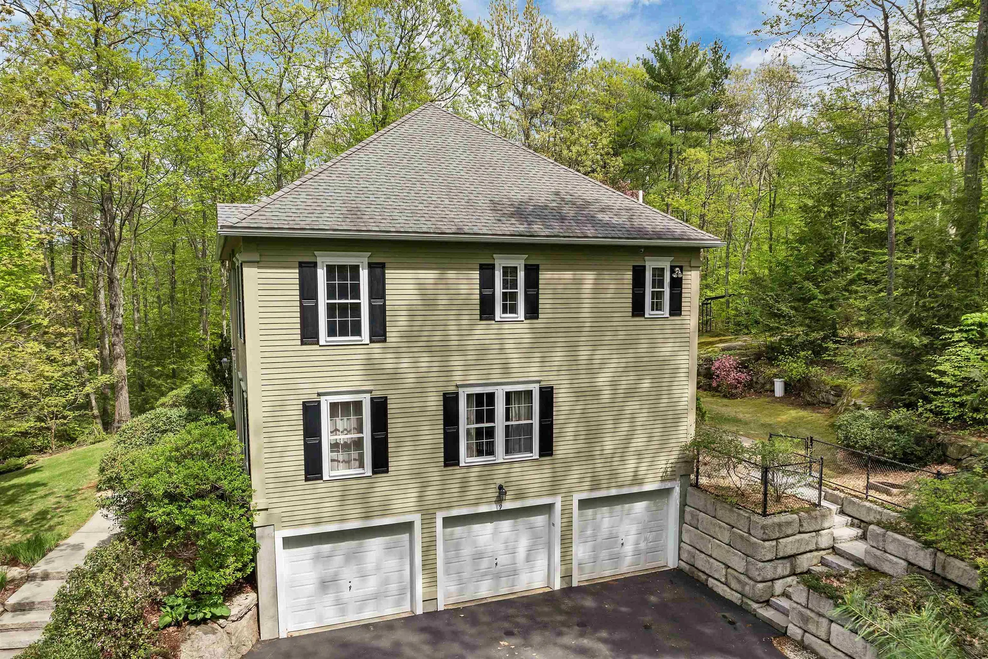 9 Wildwood Road Auburn NH 03032