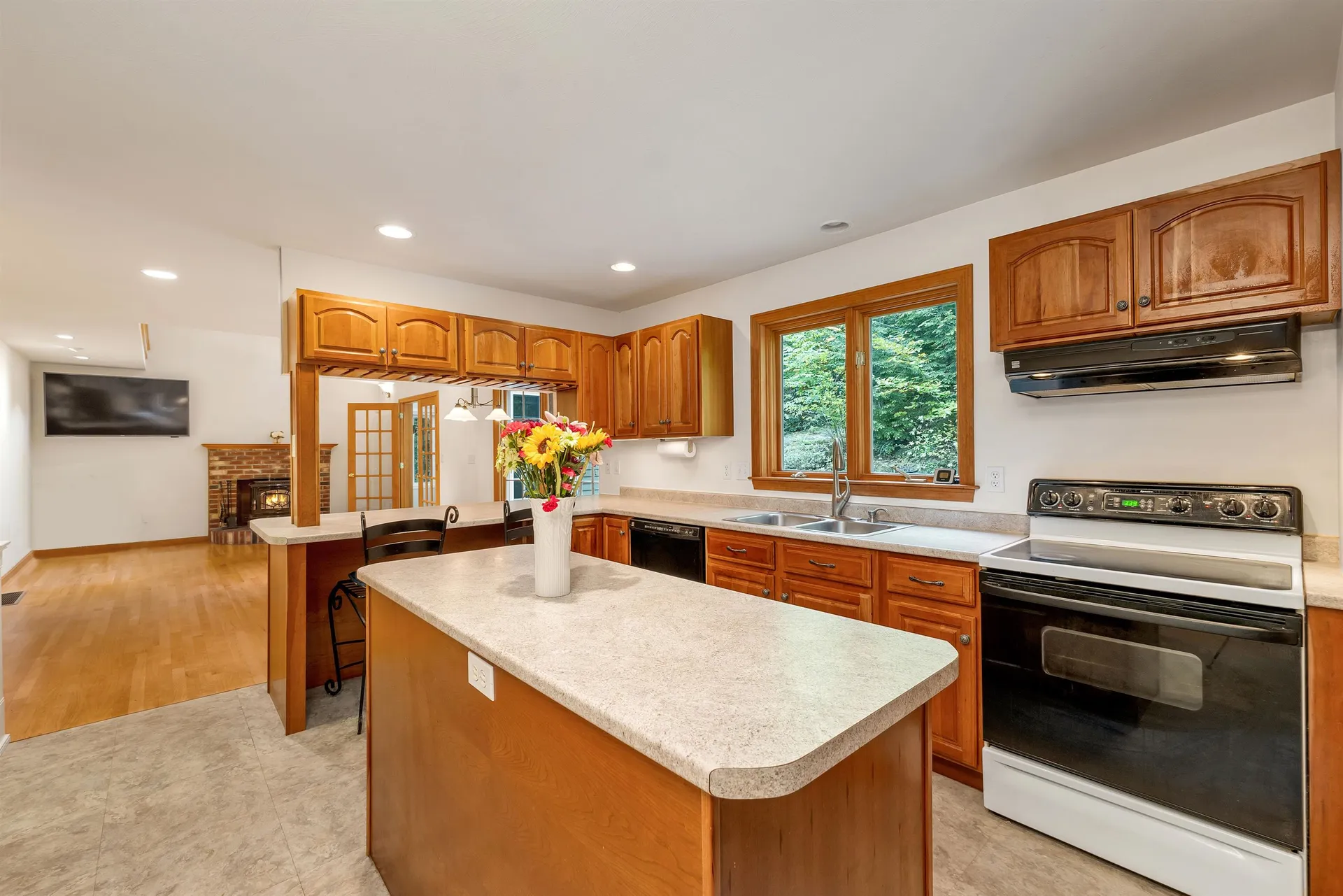 9 Wildwood Road Auburn NH 03032