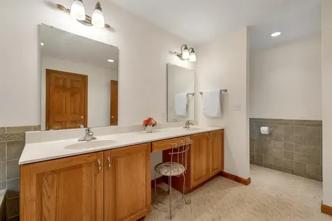 9 Wildwood Road Auburn NH 03032