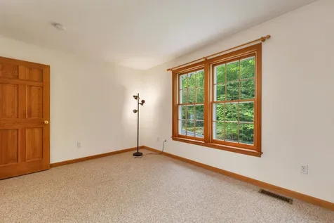 9 Wildwood Road Auburn NH 03032