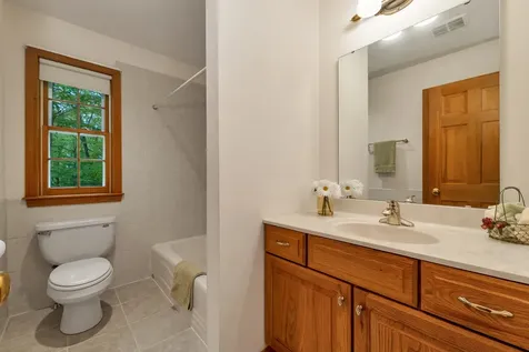 9 Wildwood Road Auburn NH 03032