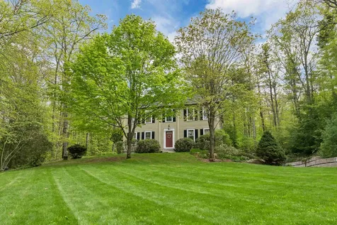 9 Wildwood Road Auburn NH 03032