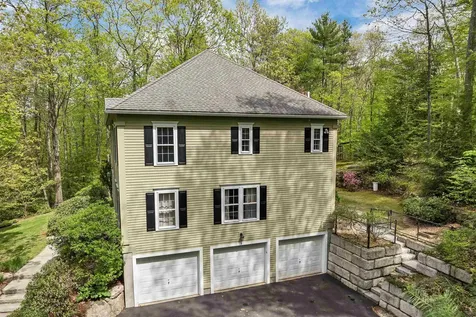 9 Wildwood Road Auburn NH 03032