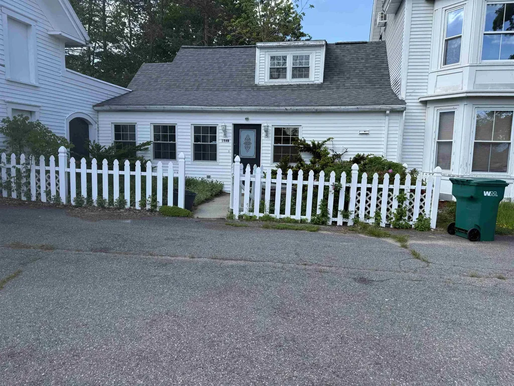 154b Main Street Kingston NH 03848