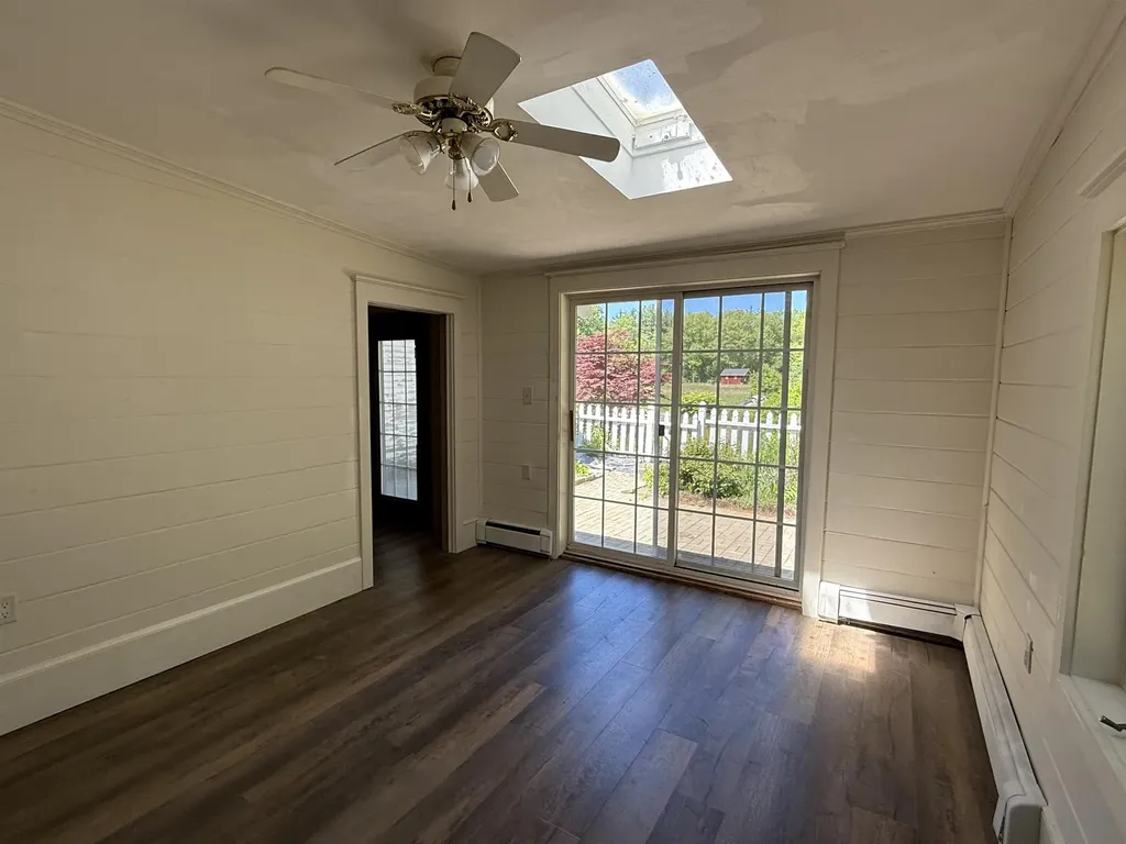 154b Main Street Kingston NH 03848