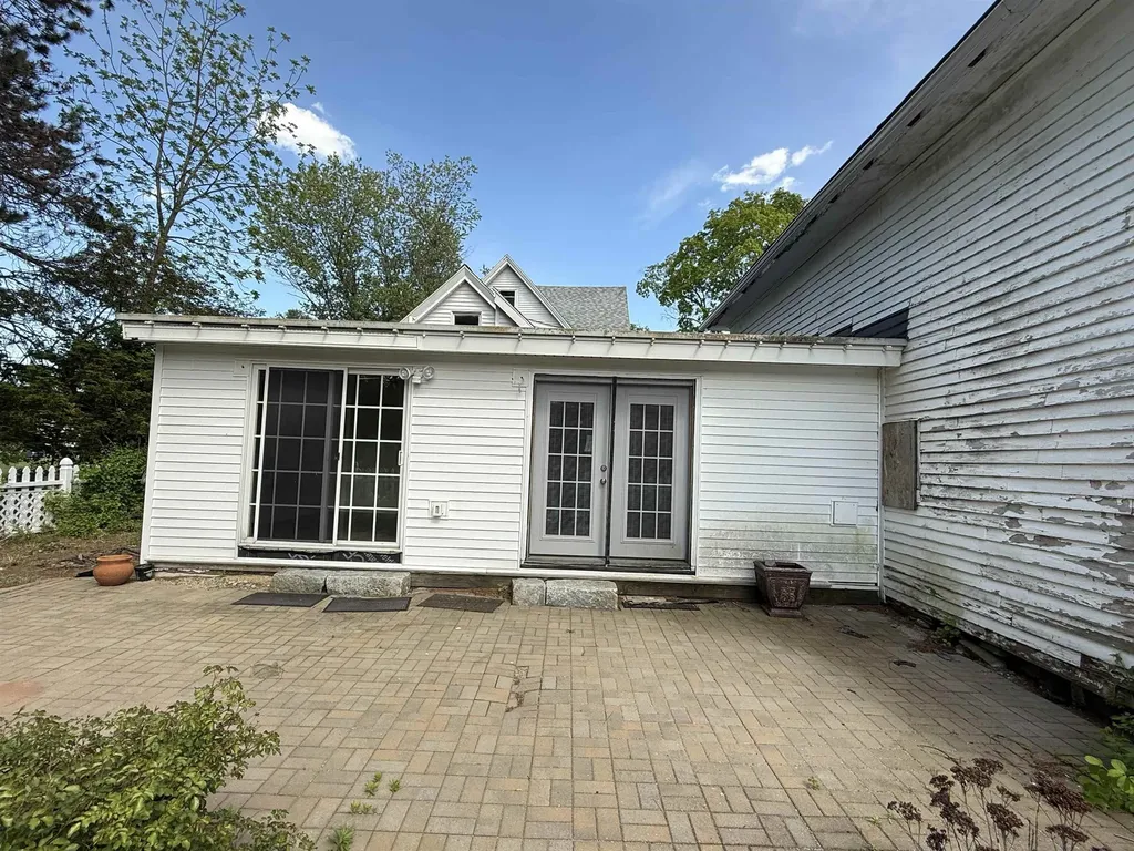 154b Main Street Kingston NH 03848