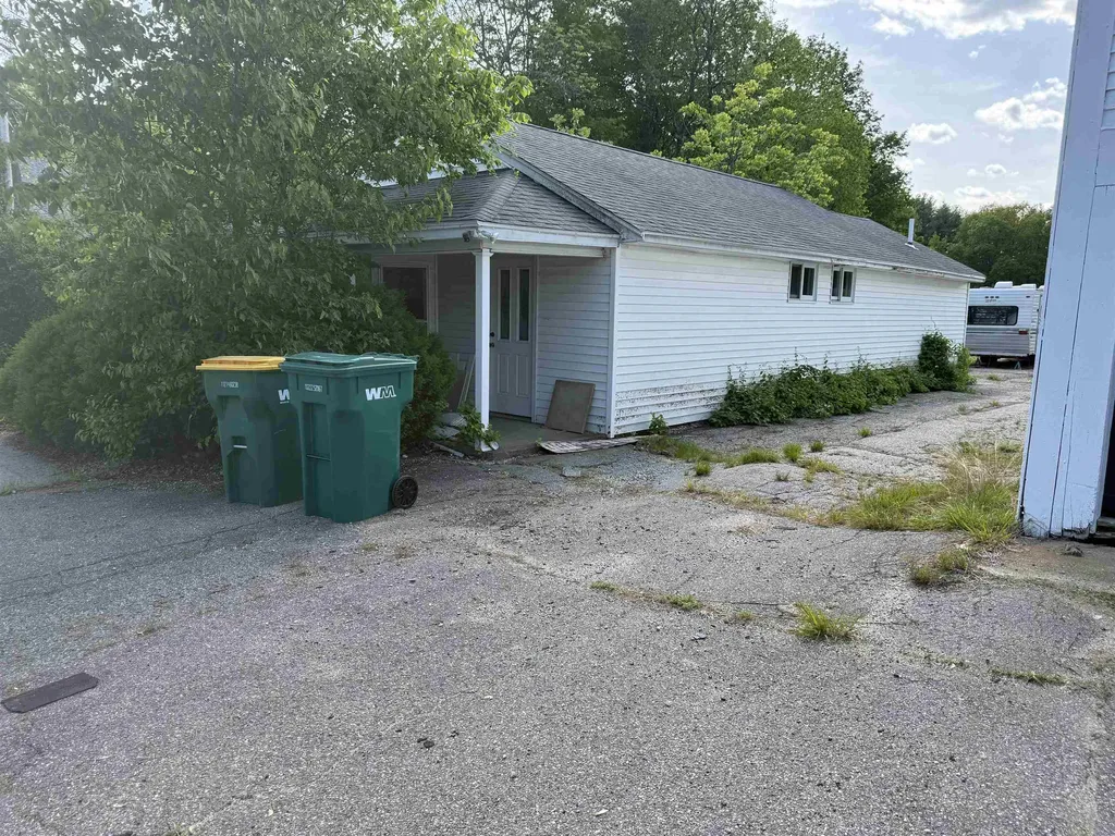 154b Main Street Kingston NH 03848