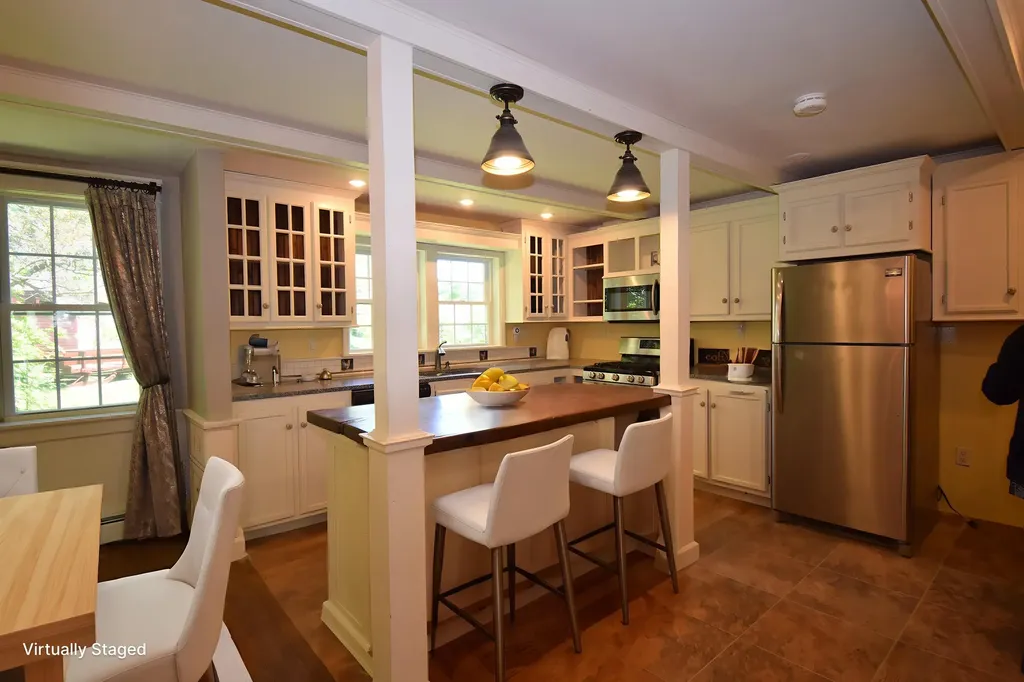 154b Main Street Kingston NH 03848