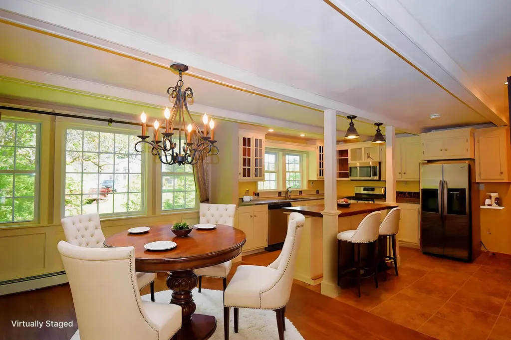 154b Main Street Kingston NH 03848