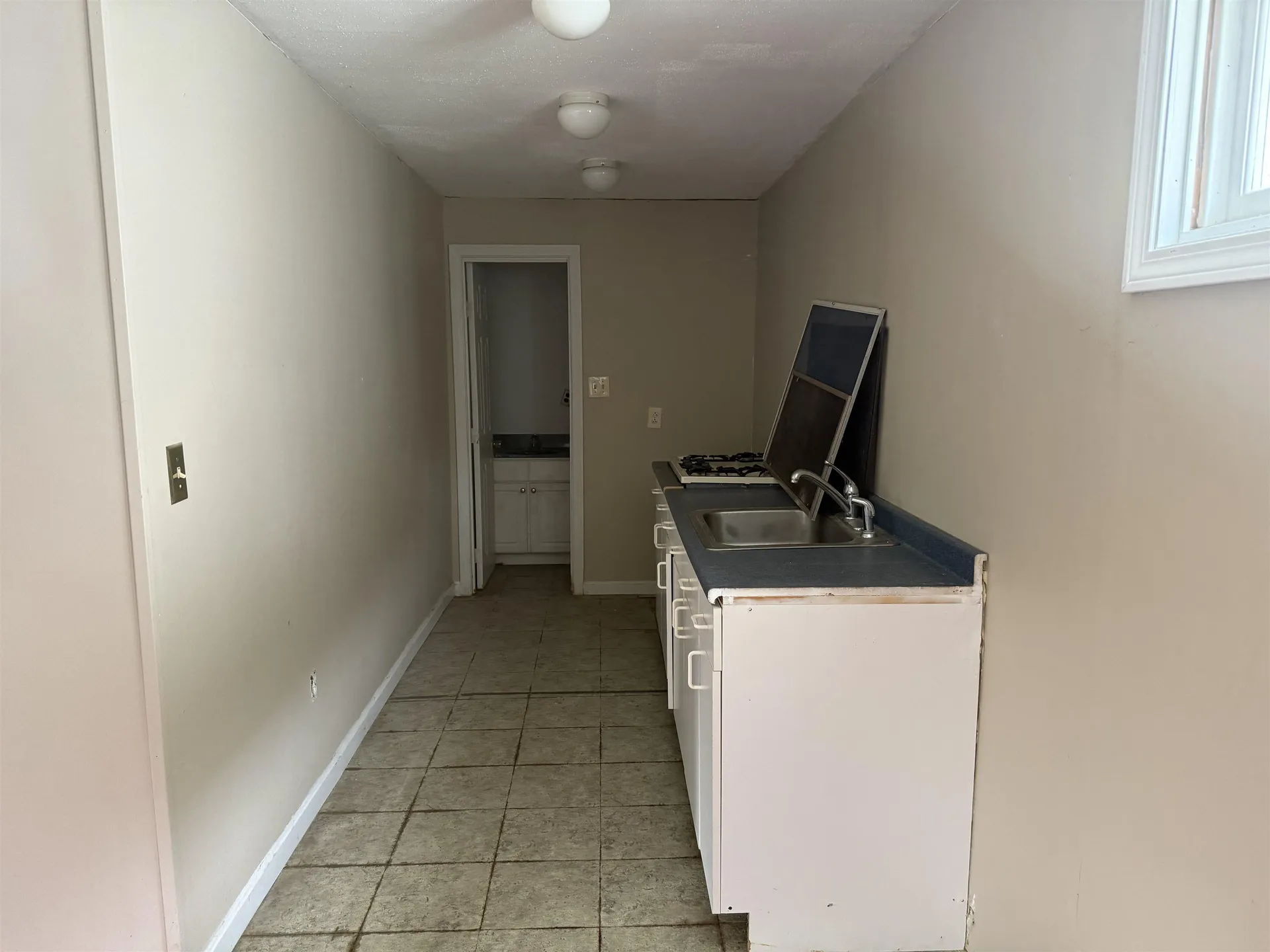 154b Main Street Kingston NH 03848