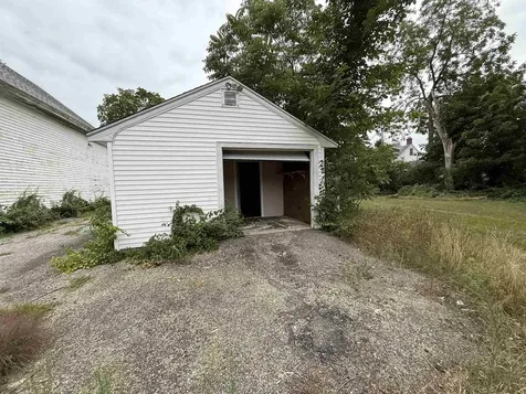 154b Main Street Kingston NH 03848