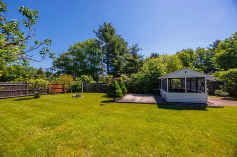 59 Middle Road Brentwood NH 03833