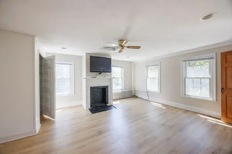 59 Middle Road Brentwood NH 03833