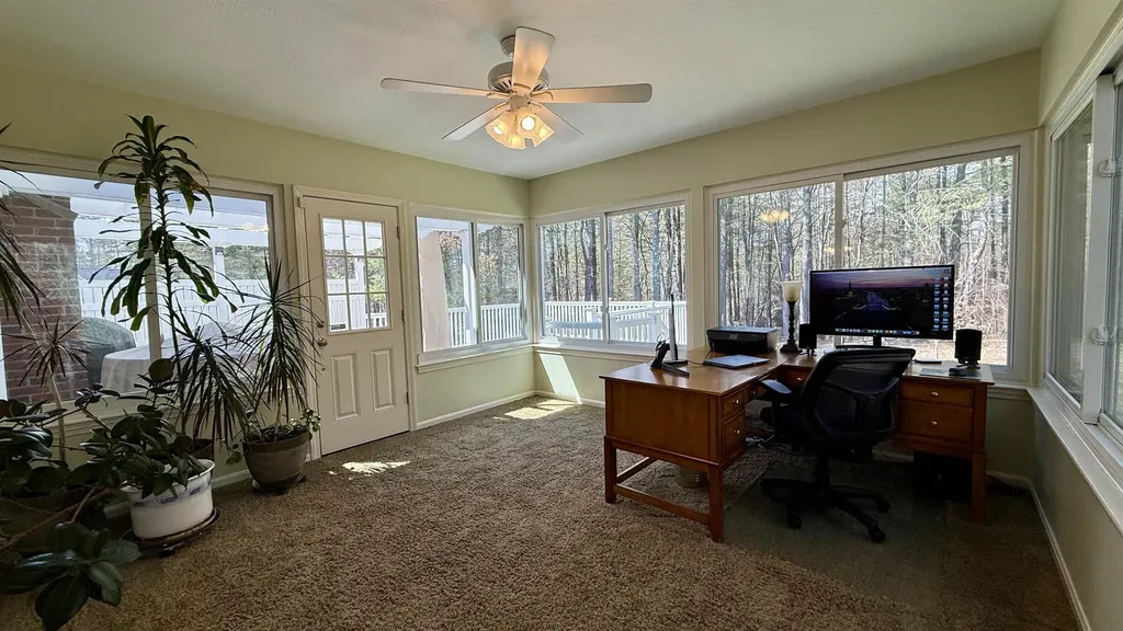 1 Yorkshire Lane Londonderry NH 03053