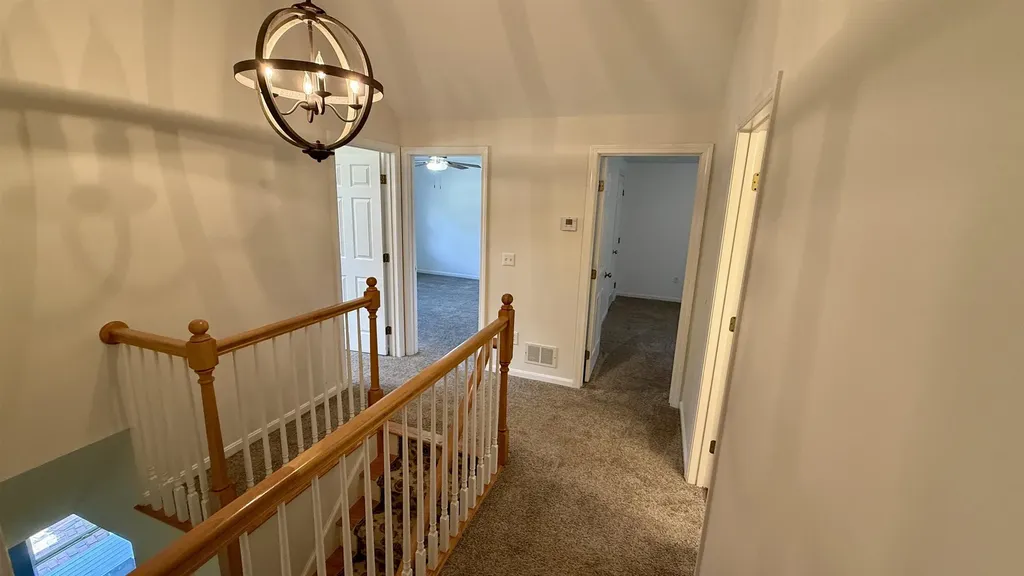 1 Yorkshire Lane Londonderry NH 03053