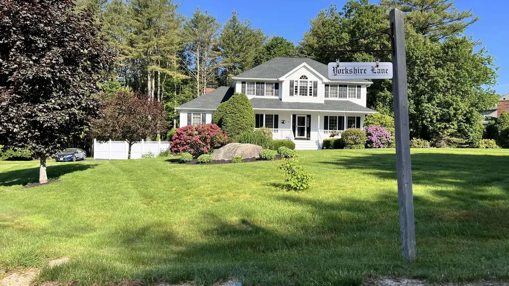 1 Yorkshire Lane Londonderry NH 03053