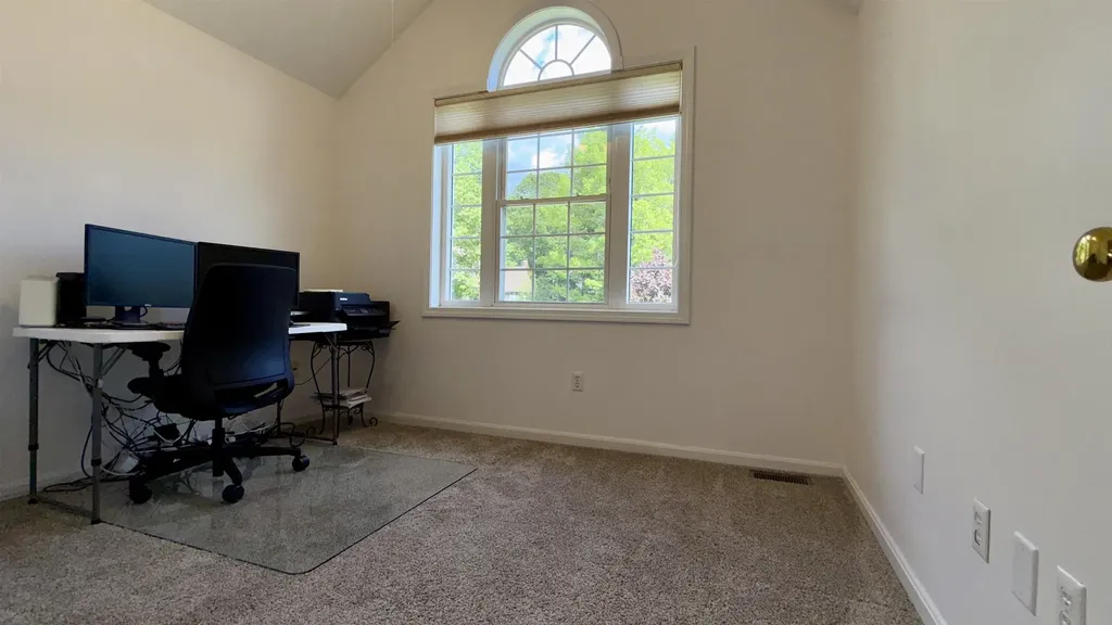 1 Yorkshire Lane Londonderry NH 03053