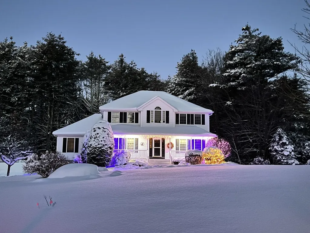 1 Yorkshire Lane Londonderry NH 03053