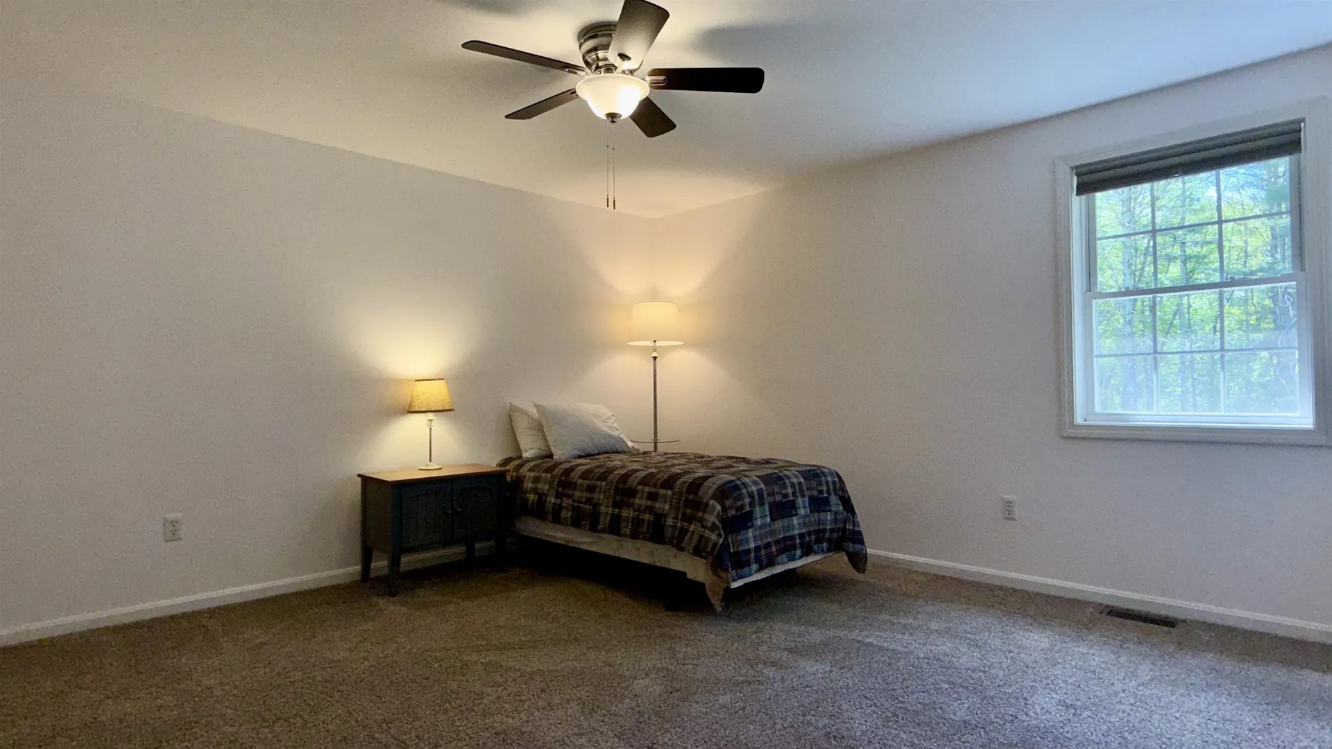 1 Yorkshire Lane Londonderry NH 03053