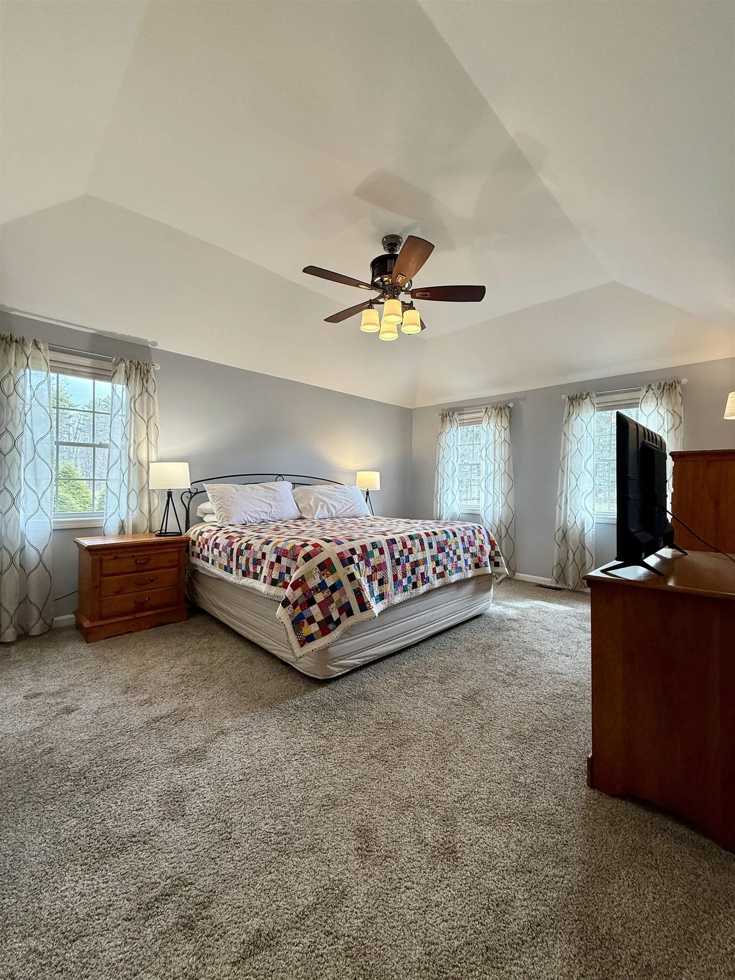 1 Yorkshire Lane Londonderry NH 03053