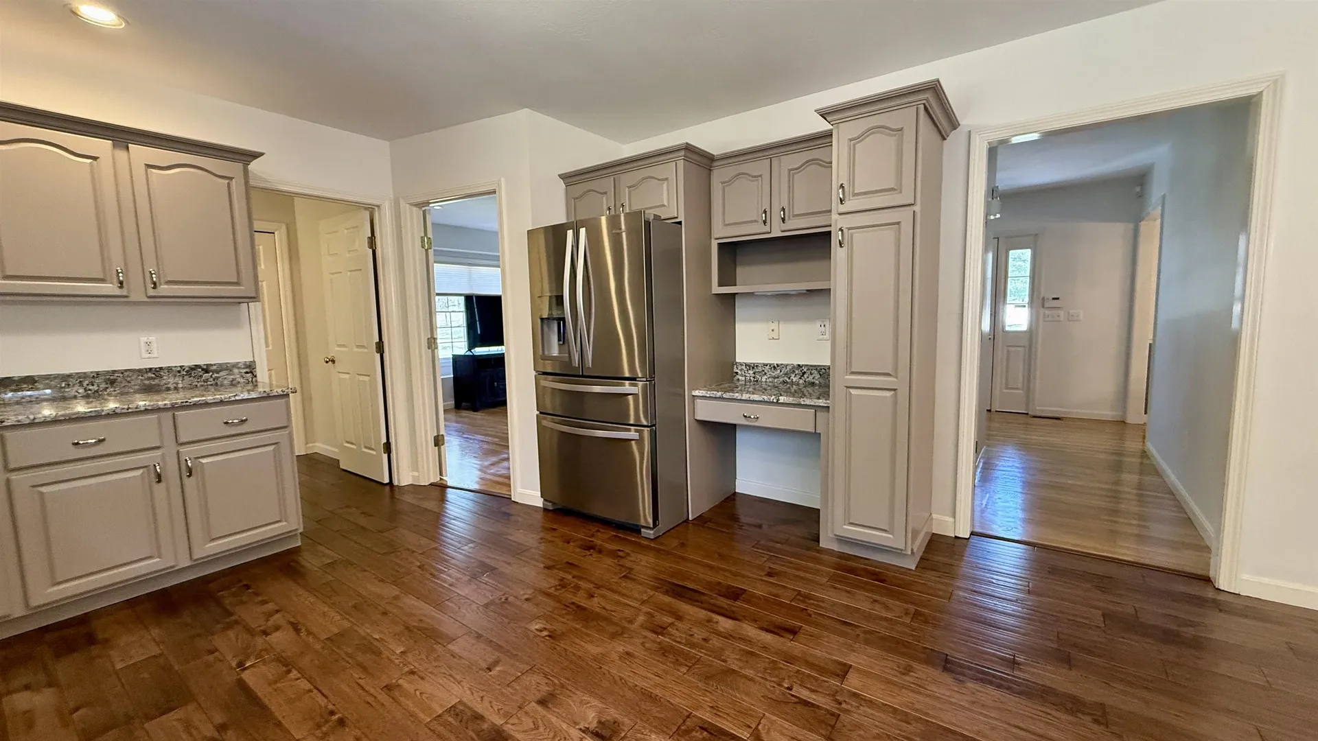 1 Yorkshire Lane Londonderry NH 03053