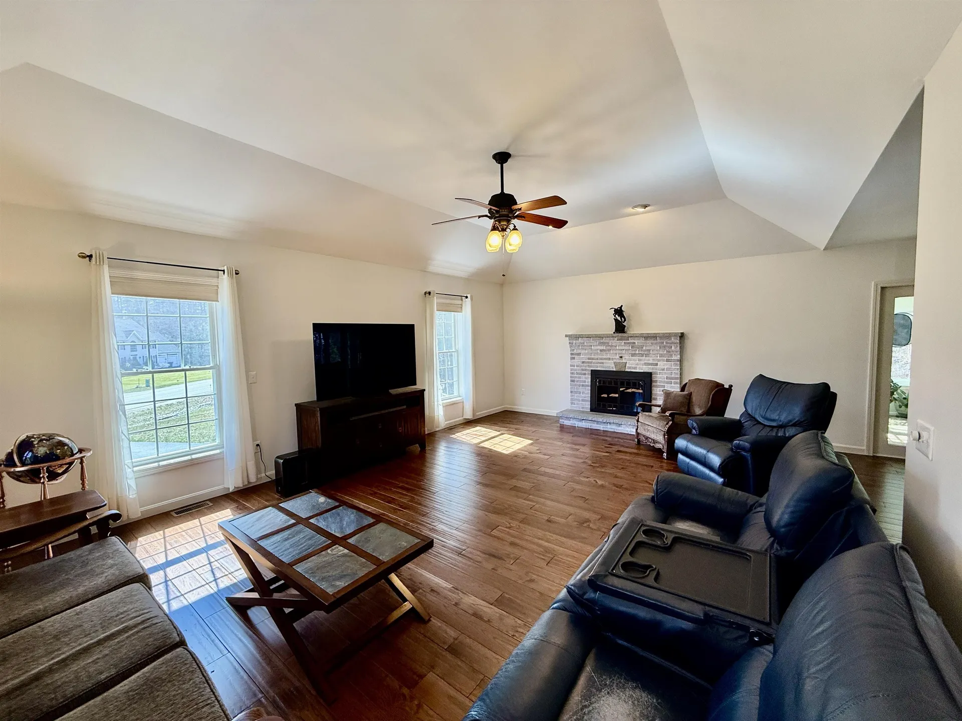 1 Yorkshire Lane Londonderry NH 03053