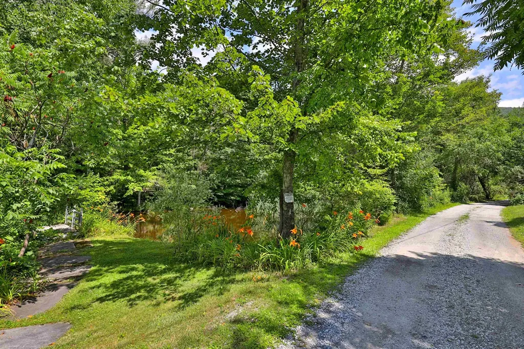 00 White Pine Hill Mendon VT 05701