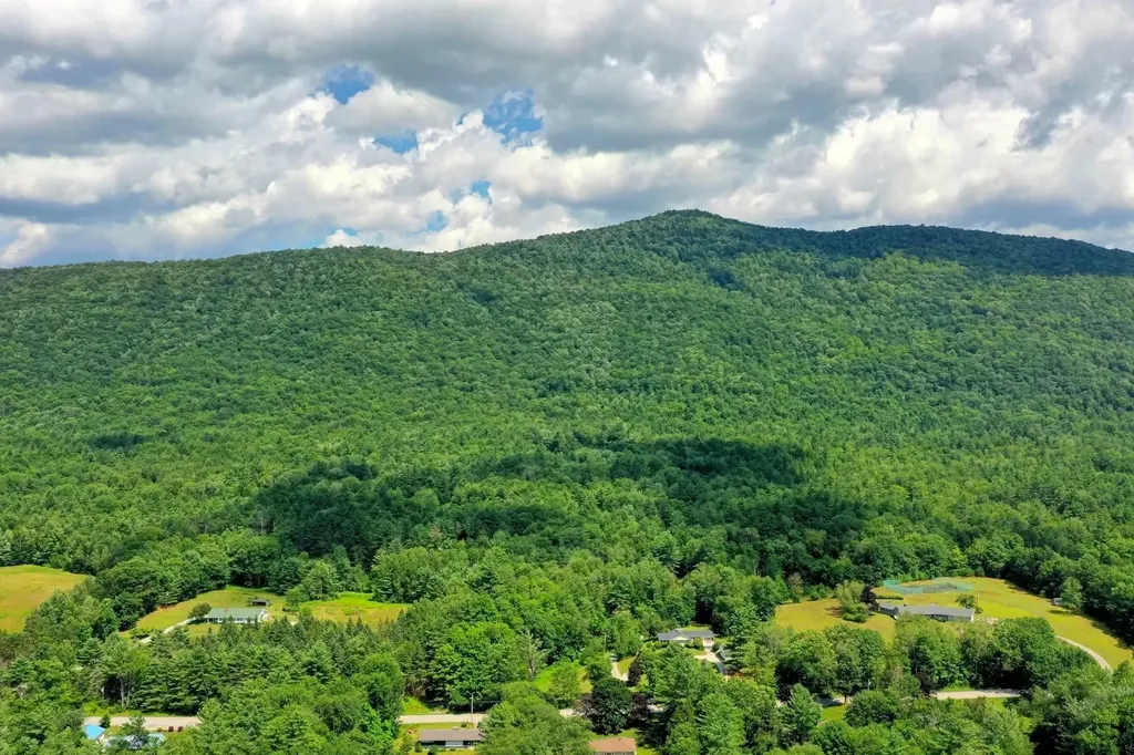 00 White Pine Hill Mendon VT 05701