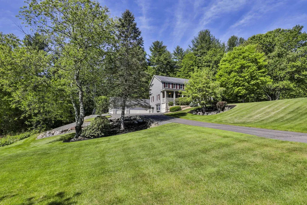 3 Elijah Hill Lane Londonderry NH 03053
