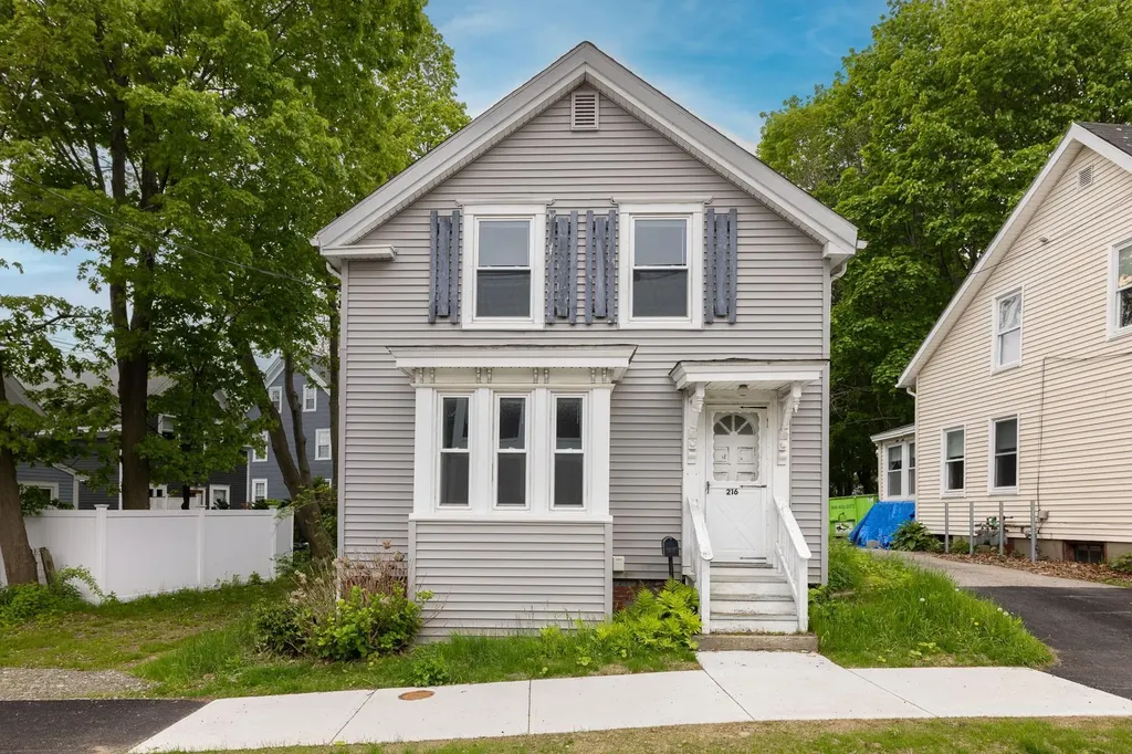 216 Bartlett Street Portsmouth NH 03801