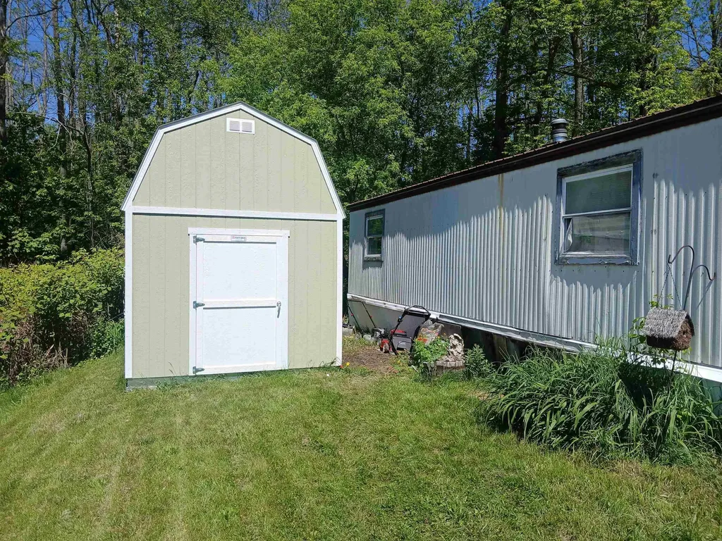 21 Daniels Drive Enfield NH 03748