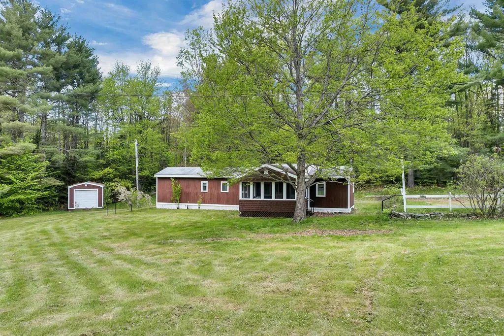 16 Mccullock Road Wentworth NH 03282
