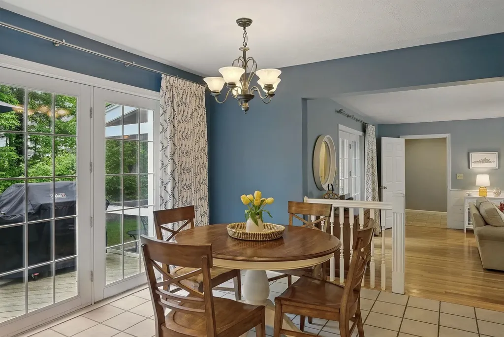 4 Catesby Lane Bedford NH 03110