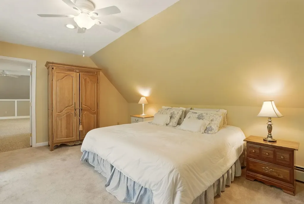 4 Catesby Lane Bedford NH 03110