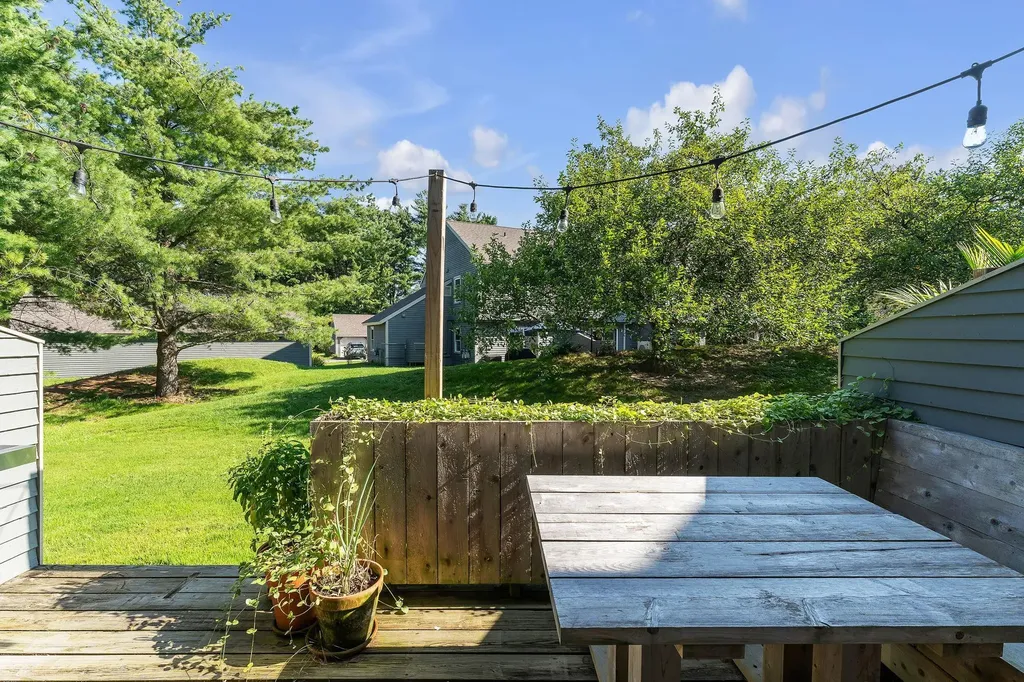 9 Conifer Court Burlington VT 05401