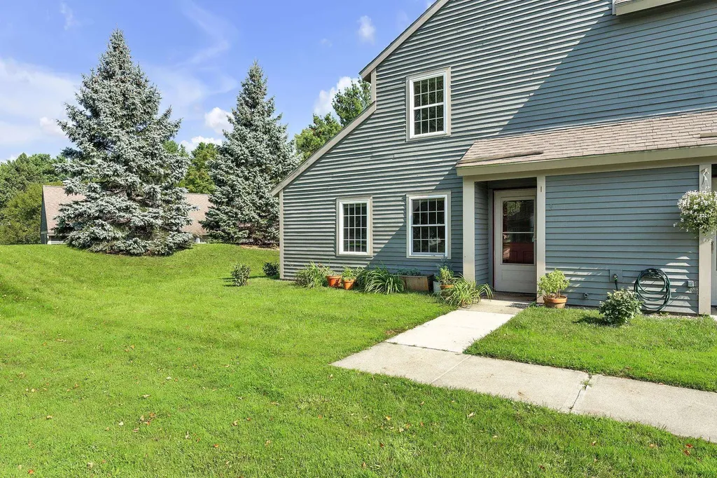 9 Conifer Court Burlington VT 05401